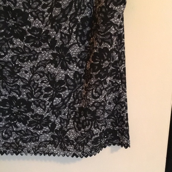 Pretty black lace sleeveless top, size XL - Picture 8 of 16